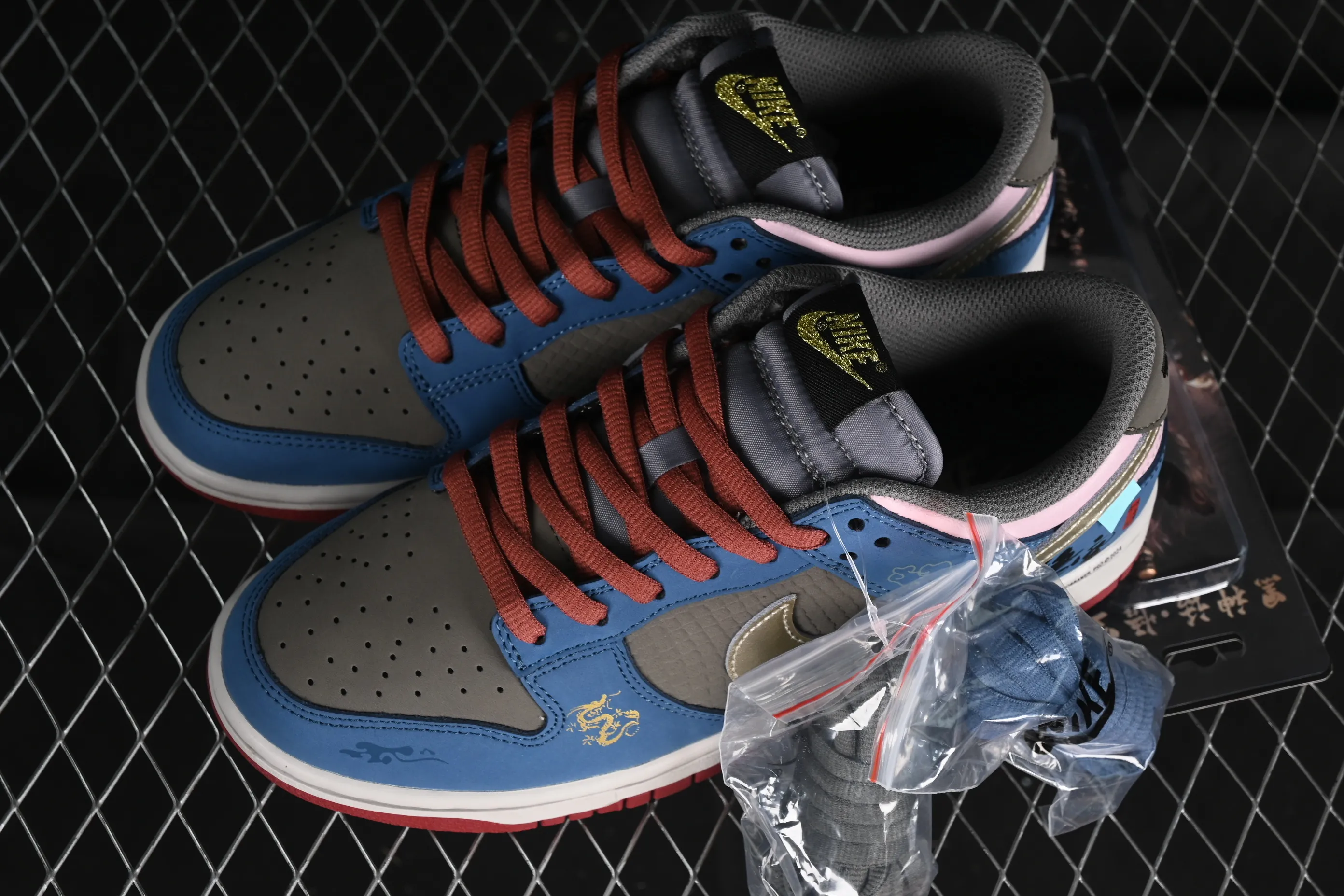 All Categories Nk SB Dunk Series Nk SB Dunk Low High-end Customized Low-top Sneakers C Version Nk Dunk Low Game Theme Black Myth Wukong Auspicious Cloud Dragon Pattern Deconstructed Retro Low-top Casual Sneakers DV2433-109
